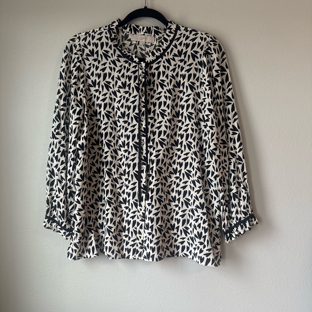 Loft Heart Print Ruffle 3/4 Sleeve Blouse